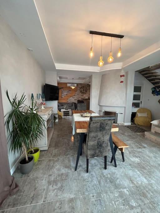 Comme A La Maison ناربون المظهر الخارجي الصورة