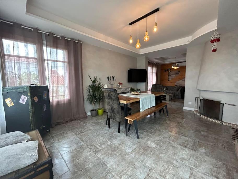 Comme A La Maison ناربون المظهر الخارجي الصورة